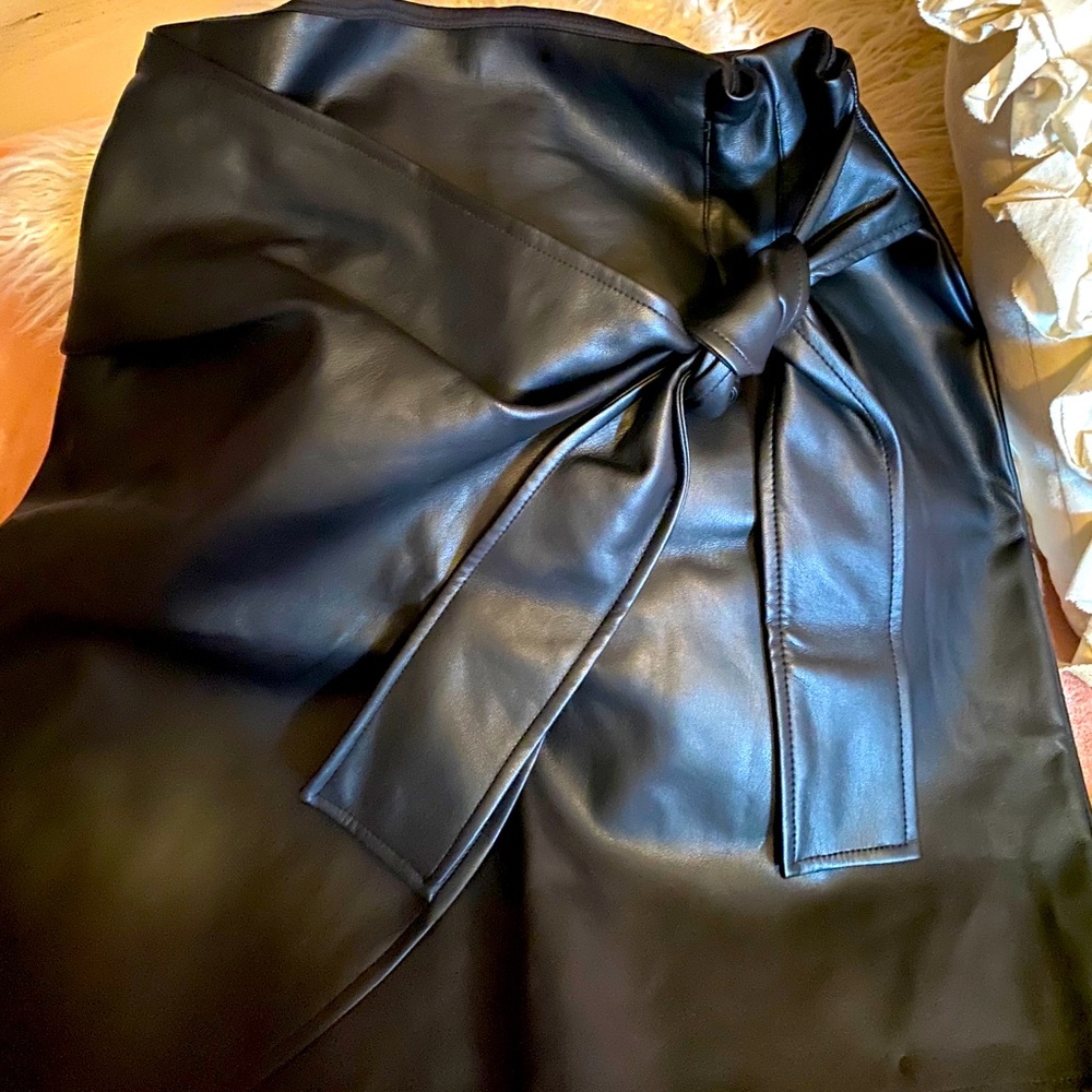 Express black mini skirt